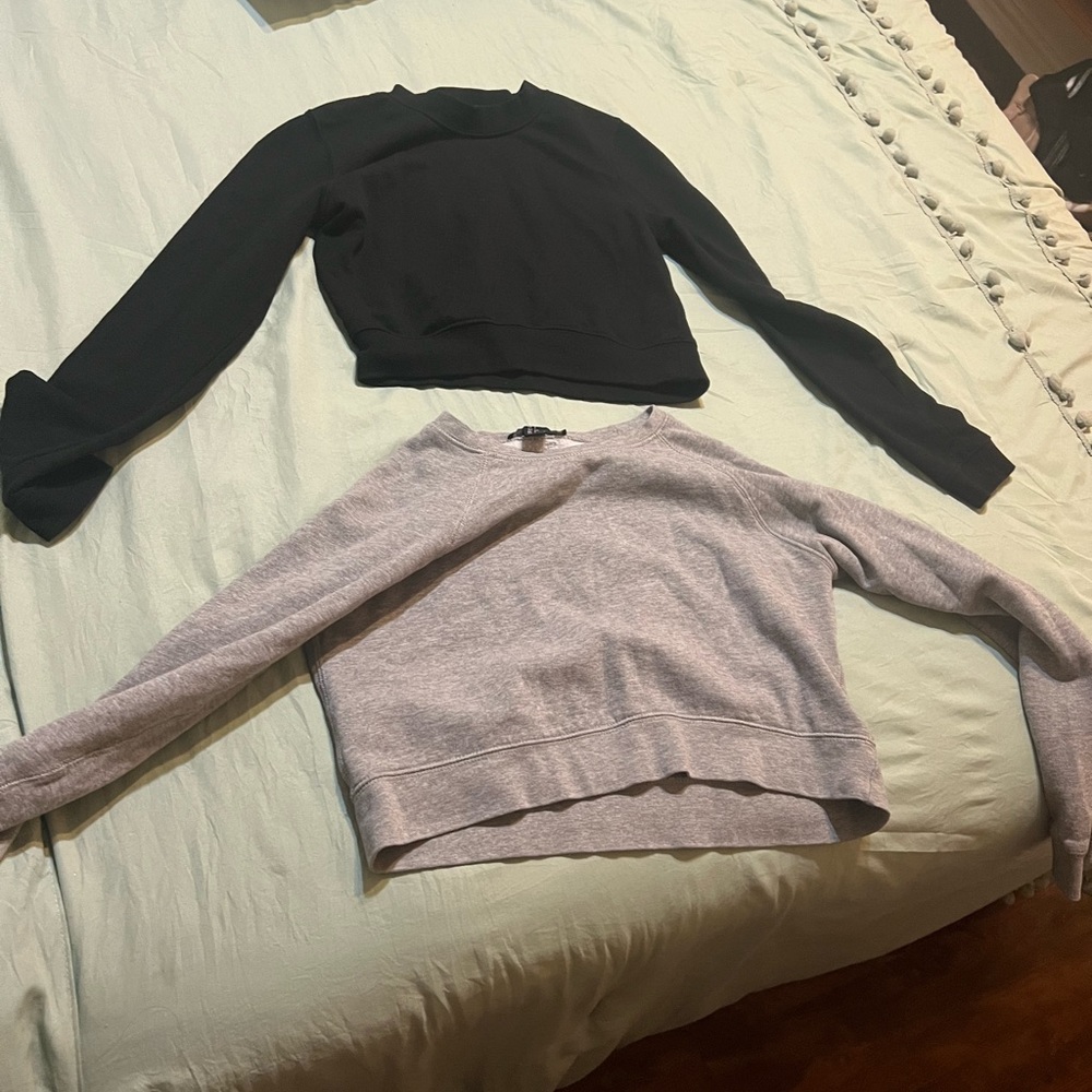 Cropped sweatshirts
